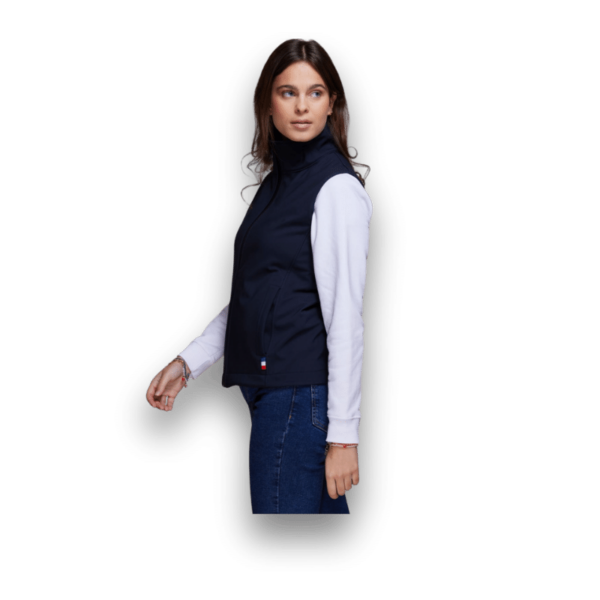 LA SOFTSHELL SANS MANCHE FEMME MADE IN FRANCE – Image 3